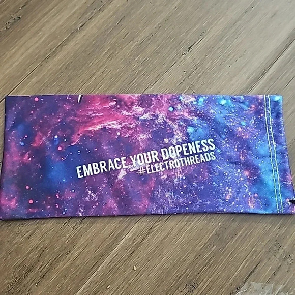 Fabric glass case - Picture 2 of 2